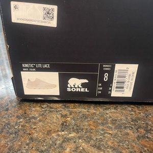 Women tennis shoes